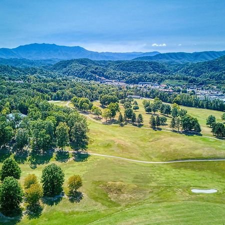 A Stones Throw, You Get 1089 Free Attraction Tickets Per Paid Day, Dollywood And Much More! Pigeon Forge Dış mekan fotoğraf