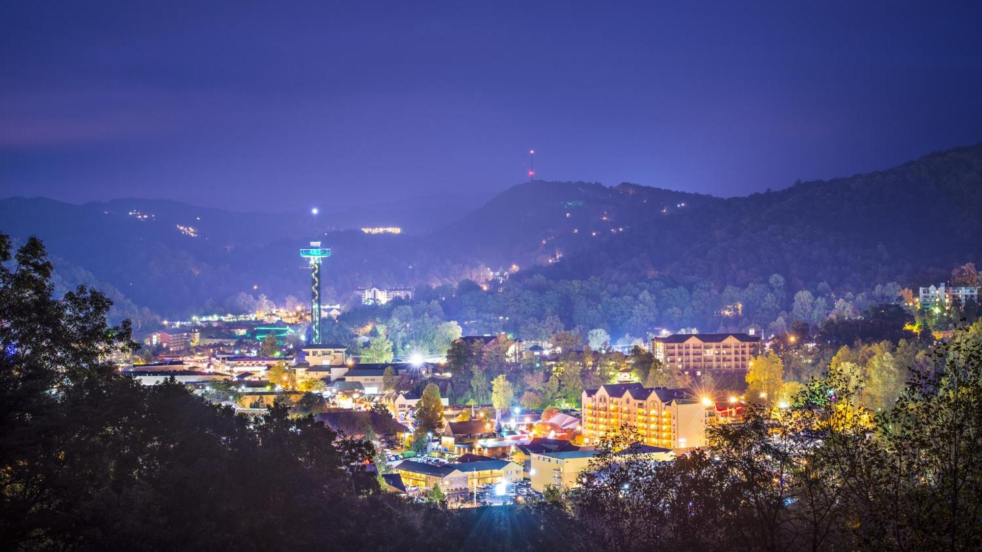 A Stones Throw, You Get 1089 Free Attraction Tickets Per Paid Day, Dollywood And Much More! Pigeon Forge Dış mekan fotoğraf