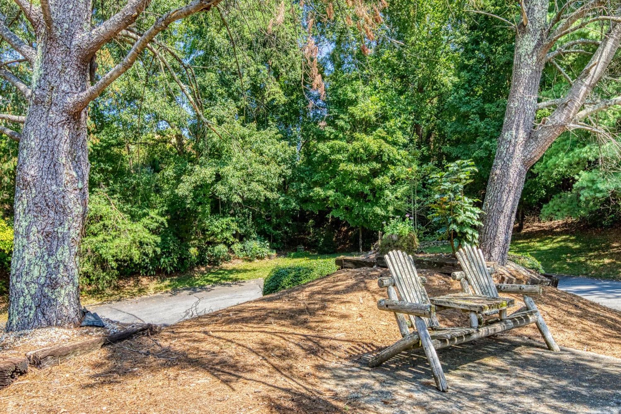 A Stones Throw, You Get 1089 Free Attraction Tickets Per Paid Day, Dollywood And Much More! Pigeon Forge Dış mekan fotoğraf